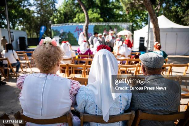 Several people dressed as chulapos during the presentation of the program of the Fiestas de San Isidro 2023, in the meadow of San Isidro, on May 5 in...