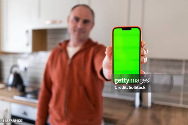 energiesparende technologie - hochhalten stock-fotos und bilder