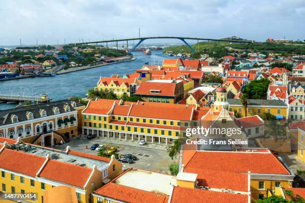 view on the old city of willemstad (punda), curacao  (unesco whs) - willemstad stockfoto's en -beelden