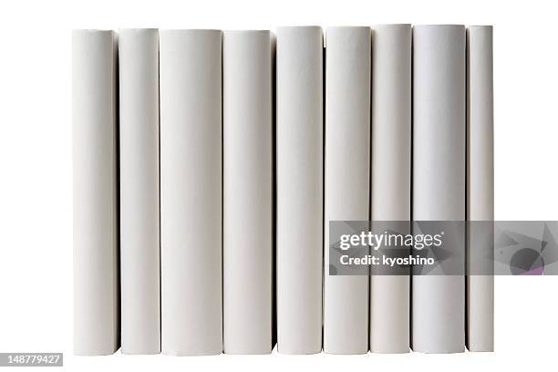 una fila de libros aislados en blanco sobre fondo blanco - lomo de libro fotografías e imágenes de stock