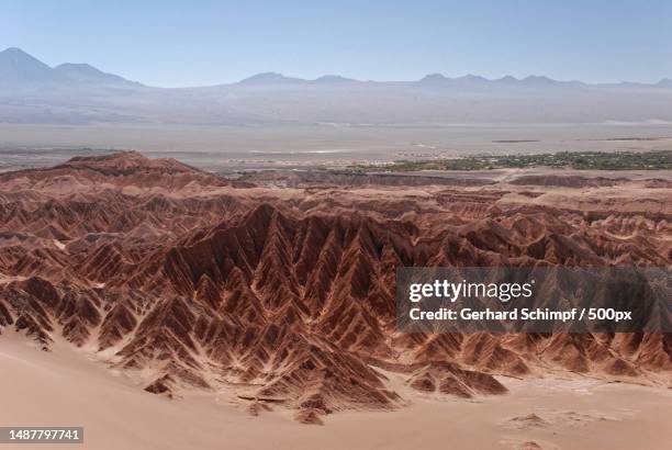 scenic view of desert against clear sky,san pedro de atacama,chile - gerhard schimpf fotografías e imágenes de stock