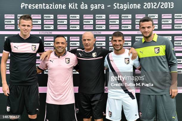 Josip Ilicic, Fabrizio Miccoli, Giuseppe Sannino, Franco Brienza and Simon Ujkani pose during US Citta di Palermo unveiling of new Puma kit during...