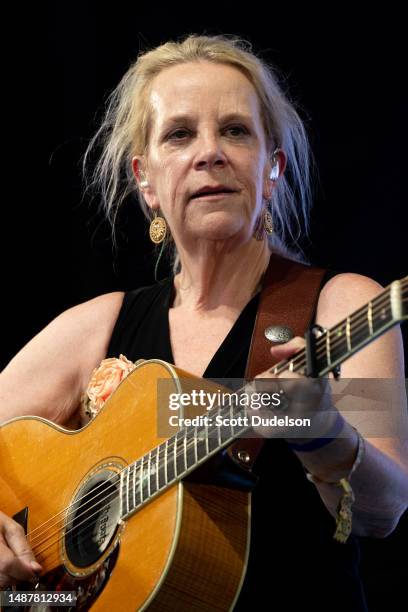 366 Mary Chapin Carpenter Photos Stock Photos, High-Res Pictures, and