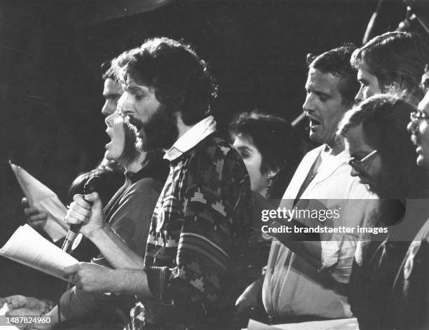 Festival fpr Peace in Wiener Stadthalle. With André Heller and Konstantin Wecker . Vienna. 6 November 1982.