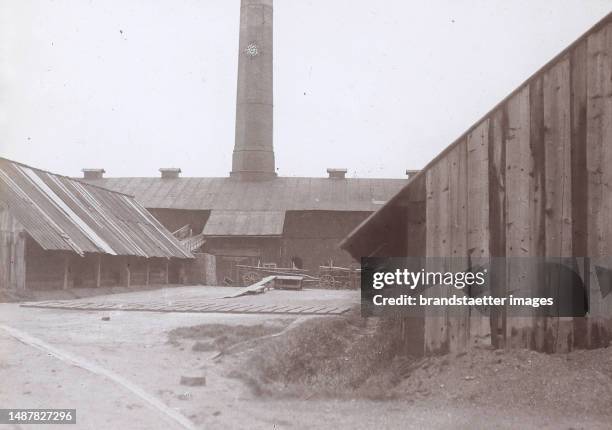 The Simmering factory '. Vienna 11. From the lecture: Through Vienna's quarters of misery and crime, circa 1904. Glass slide. Photograph by Hermann...