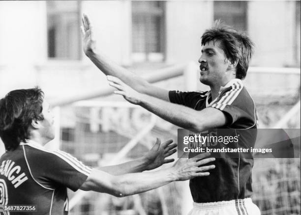 The triple goalscorer Felix Gasselich cheers. Football match Wiener Sportclub - Austria Wien . Vienna. 12 September 1981.