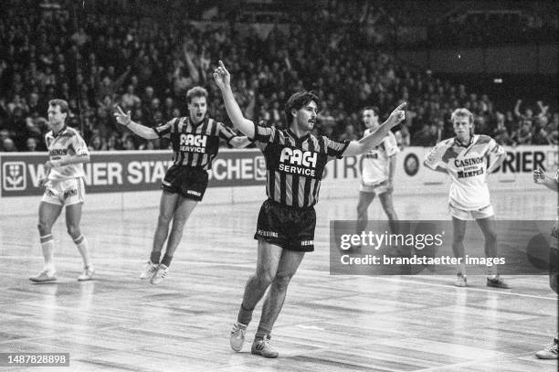 Indoor soccer tournament. Austria Wien vs. S.C. Donaufeld . Wiener Stadthalle. Vienna. December 28, 1991. Photograph