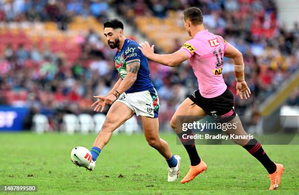 Shaun Johnson of the Warriors puts a kick through during the round 10 NRL match between the New Zealand Warriors and Penrith Panthers at Suncorp...