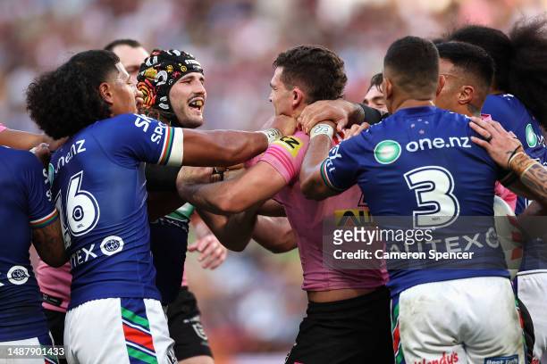 Josh Curran of the Warriors and Nathan Cleary of the Panthers exchange words during the round 10 NRL match between the New Zealand Warriors and...