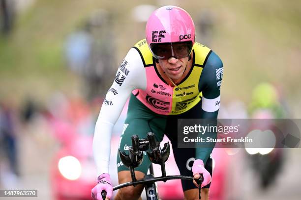 Rigoberto Urán of Colombia and Team EF Education-EasyPost sprints during the 106th Giro d'Italia 2023, Stage 1 a 19.6km individual time trial from...