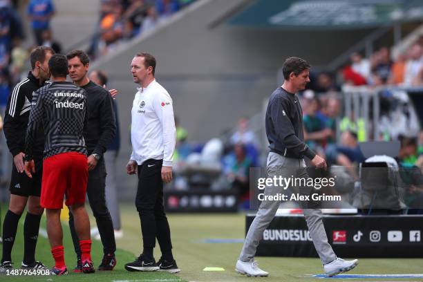 Oliver Glasner, Head Coach of Eintracht Frankfurt, leaves the pitch after being shown a red card during the Bundesliga match between TSG Hoffenheim...