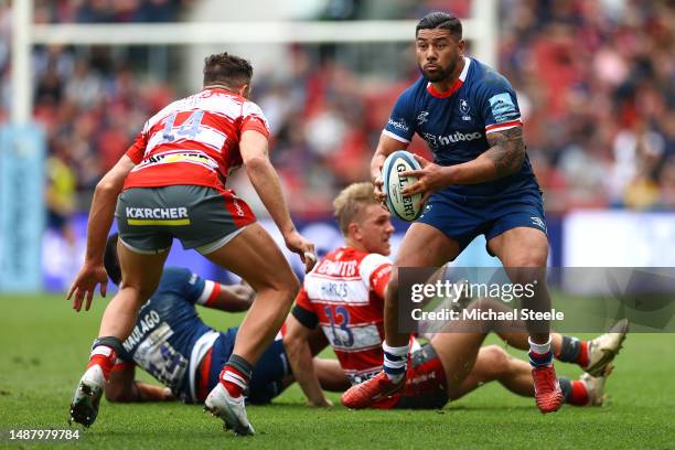 Charles Piutau of Bristol looks towards Jonny May of Gloucester during the Gallagher Premiership Rugby match between Bristol Bears and Gloucester...