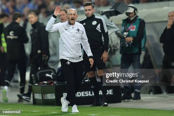 Head coach Torsten Lieberknecht of Darmstadt reacts during the Second Bundesliga match between SV Darmstadt 98 and FC St. Pauli at Merck-Stadion am...