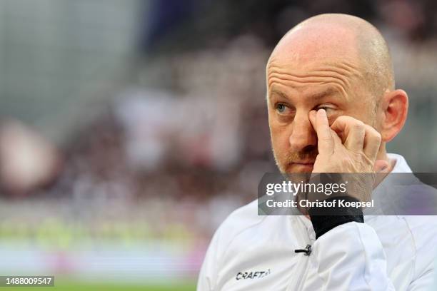 Head coach Torsten Lieberknecht of Darmstadt reacts prior to the Second Bundesliga match between SV Darmstadt 98 and FC St. Pauli at Merck-Stadion am...