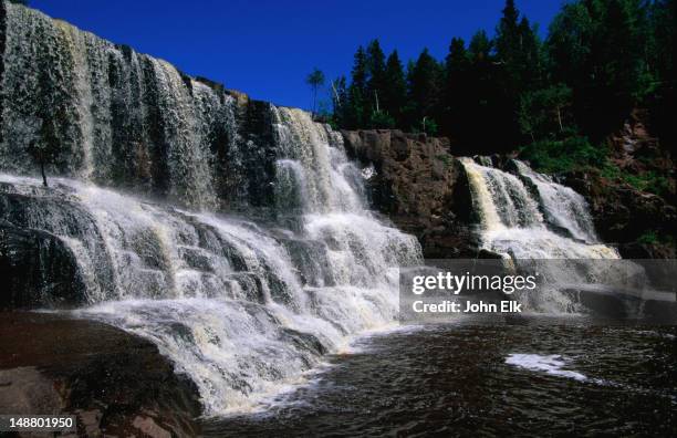 the lower falls at gooseberry falls state park - gooseberry - fotografias e filmes do acervo