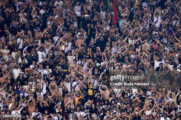 Fans of Vasco cheer during a match between Fluminense and Vasco da Gama as part of Brasileirao 2023 at Maracana Stadium on May 06, 2023 in Rio de...