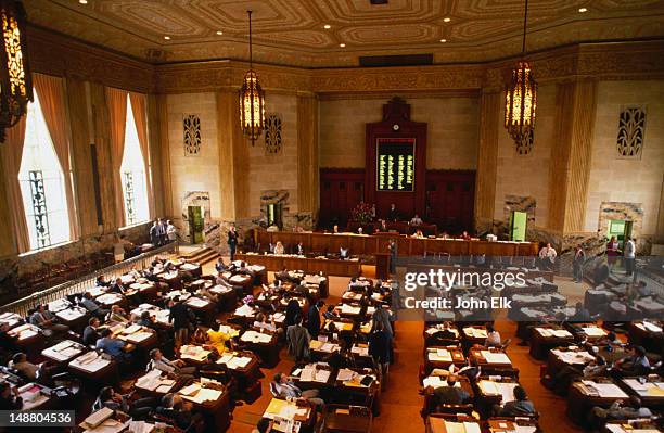 house chamber of the louisiana state capitol, baton rouge. the 34-story art-deco skyscraper was built in 1931 under the guidance of governor huey p long - us politics - fotografias e filmes do acervo