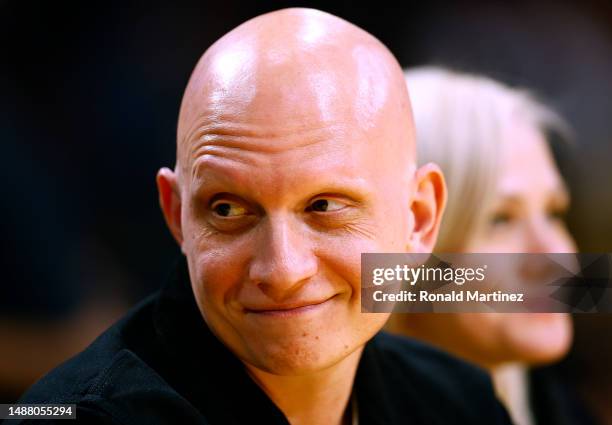 Actor Anthony Carrigan reacts while in attendance for the game between the Golden State Warriors and the Los Angeles Lakers during the second half in...