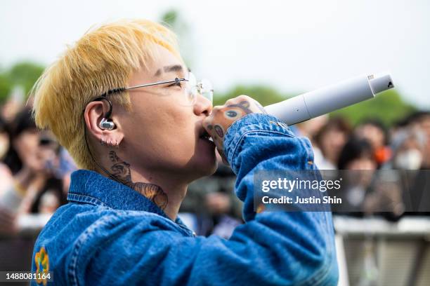 Ym Rapper 22 Justhis Stock Photos, High-Res Pictures, and Images - Getty Images