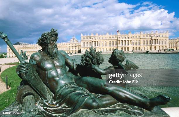 parterre d'eau at chateau de versailles. - versailles photos et images de collection