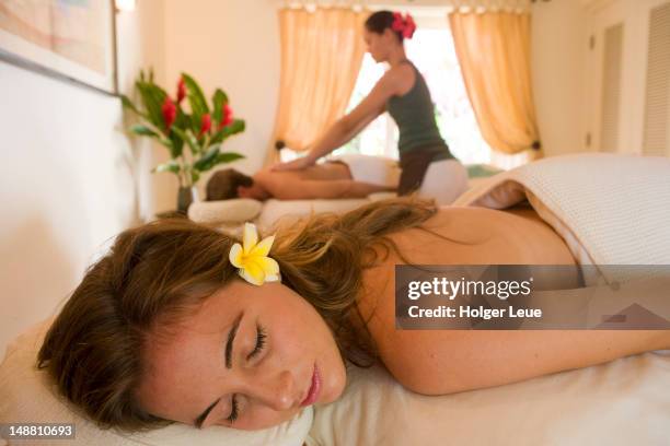 couples' massage at hanoa spa, hotel hana-maui. - hotel hana maui stock pictures, royalty-free photos & images