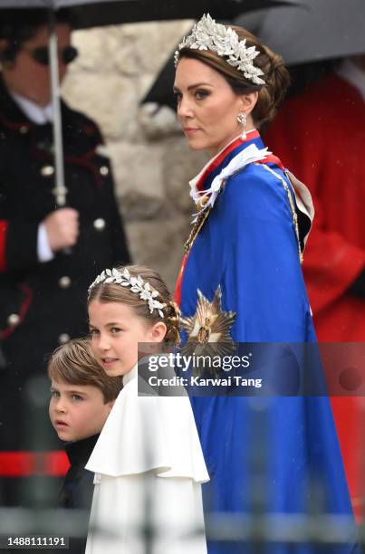 Catherine, Princess of Wales, Prince Louis and Princess Charlotte arrive at Westminster Abbey for the Coronation of King Charles III and Queen...