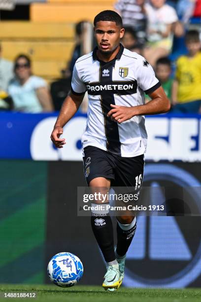 Simon Sohm runs with the ball during the Serie B match between Parma Calcio and Brescia at Stadio Ennio Tardini on May 07, 2023 in Parma, Italy.