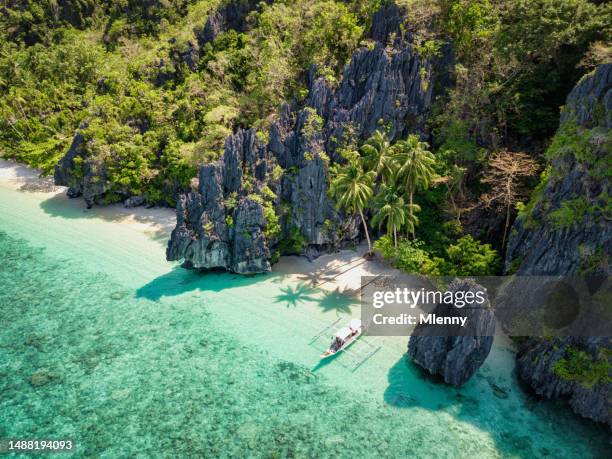 philippines palawan el nido entalula island small paradise beach - formation karstique photos et images de collection