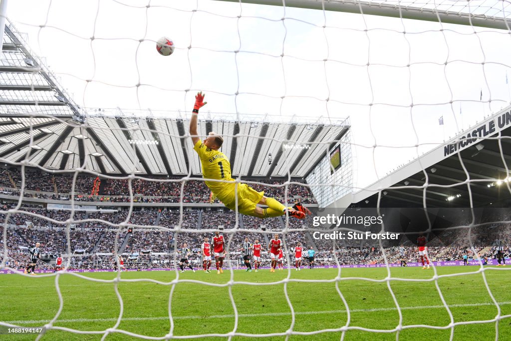 Newcastle United v Arsenal FC - Premier League