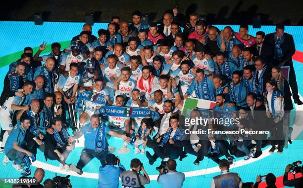 Players of SSC Napoli celebrate winning the leauge after the Serie A match between SSC Napoli and ACF Fiorentina at Stadio Diego Armando Maradona on...
