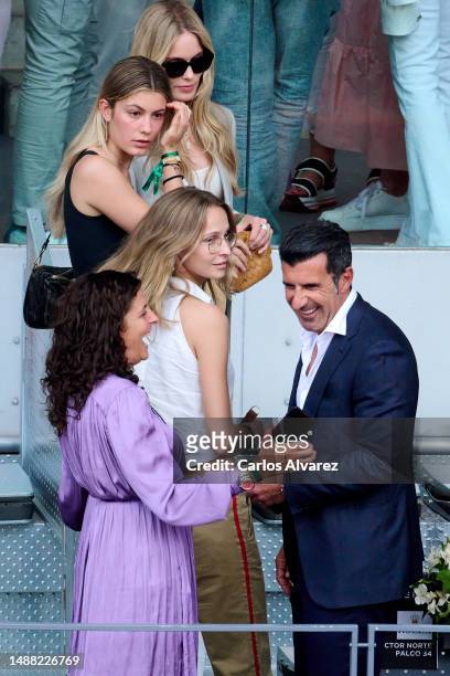 Luis Figo , his wife Helen Svedin and and their daughters Daniela Figo and Martina Figo attend the Men's Singles Final Match between Carlos Alcaraz...