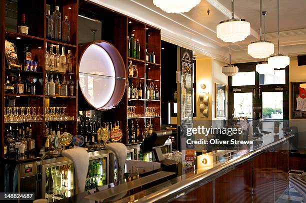 the light brigade hotel, oxford street, paddington. - paddington sydney stock pictures, royalty-free photos & images