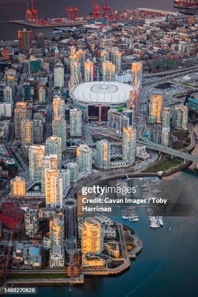 downtown vancouver bc place yaletown aerial photography - bc place stadium imagens e fotografias de stock