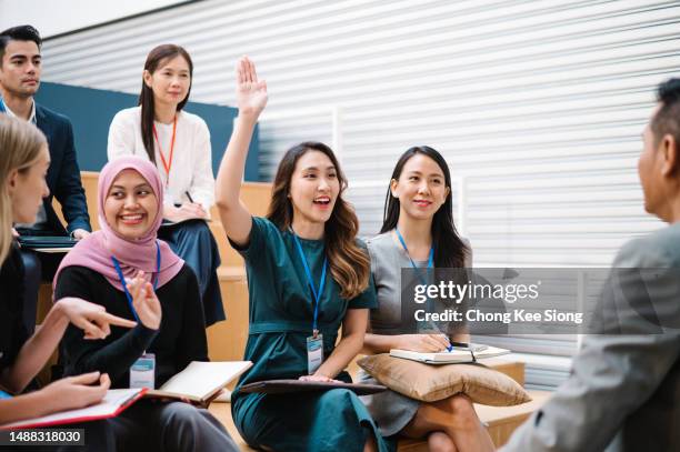 hi, can i ask a question? - confidence course stockfoto's en -beelden