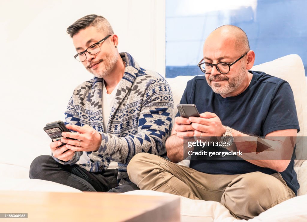Modern life together - scrolling on smartphones