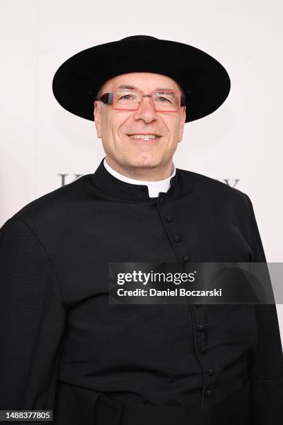 Sichko 4,260 Father Jim Stock Photos, High-Res Pictures, and Images - Getty Images
