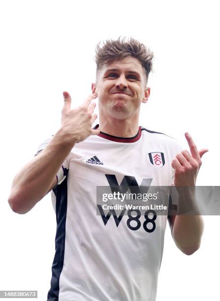 Tom Cairney of Fulham celebrates after scoring the team's fourth goal during the Premier League match between Fulham FC and Leicester City at Craven...