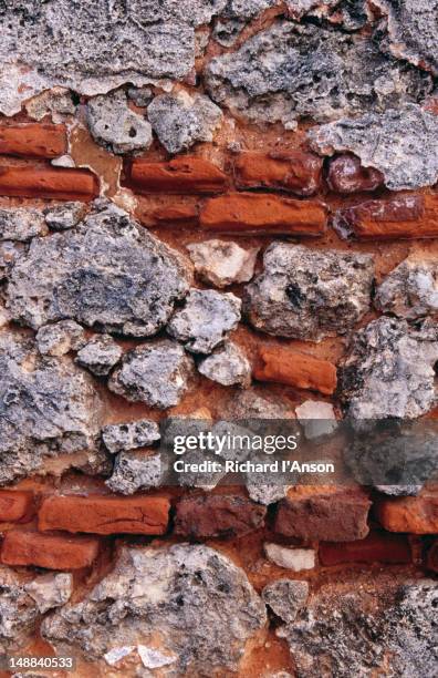 detail of ramparts in el morro (san felipe fort), old san juan. - fort san felipe stock pictures, royalty-free photos & images