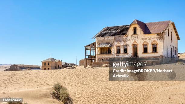 ruin, kolmannskuppe, ghost town, luederitz, namibia - kolmanskop stock pictures, royalty-free photos & images