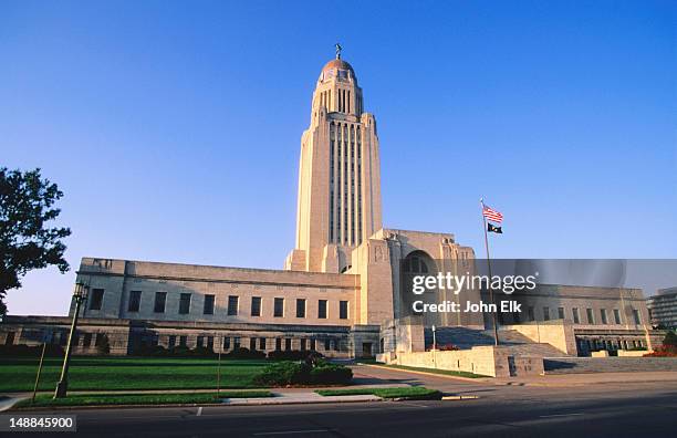 nebraska state capitol building (1922). - lincoln and center stock pictures, royalty-free photos & images