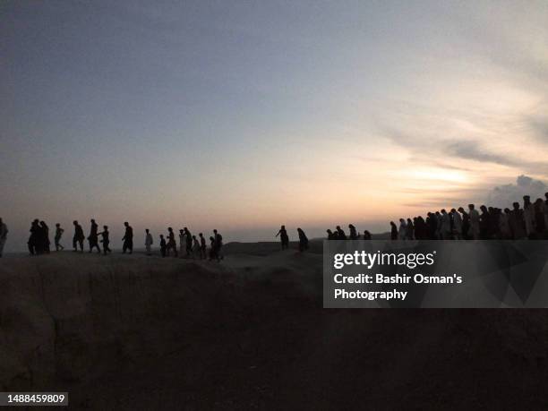 pakistani hindu community celebrate hinglaj annual festival - chanten stockfoto's en -beelden