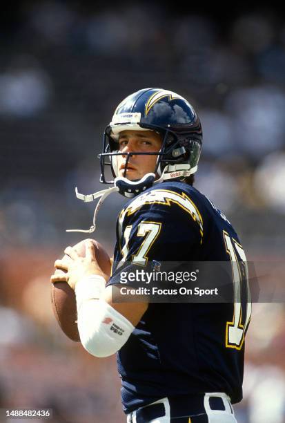 John Friesz of the San Diego Chargers sets up to pass against the Kansas City Chiefs during an NFL football game on September 29, 1991 at Jack Murphy...