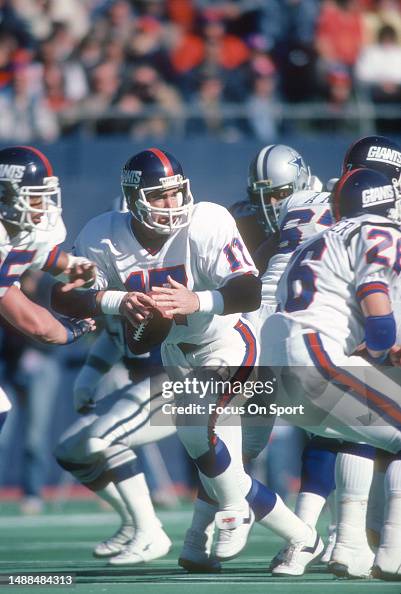 Jeffrey Rutledge Jeff Rutledge of the New York Giants sets up to pass against the ...