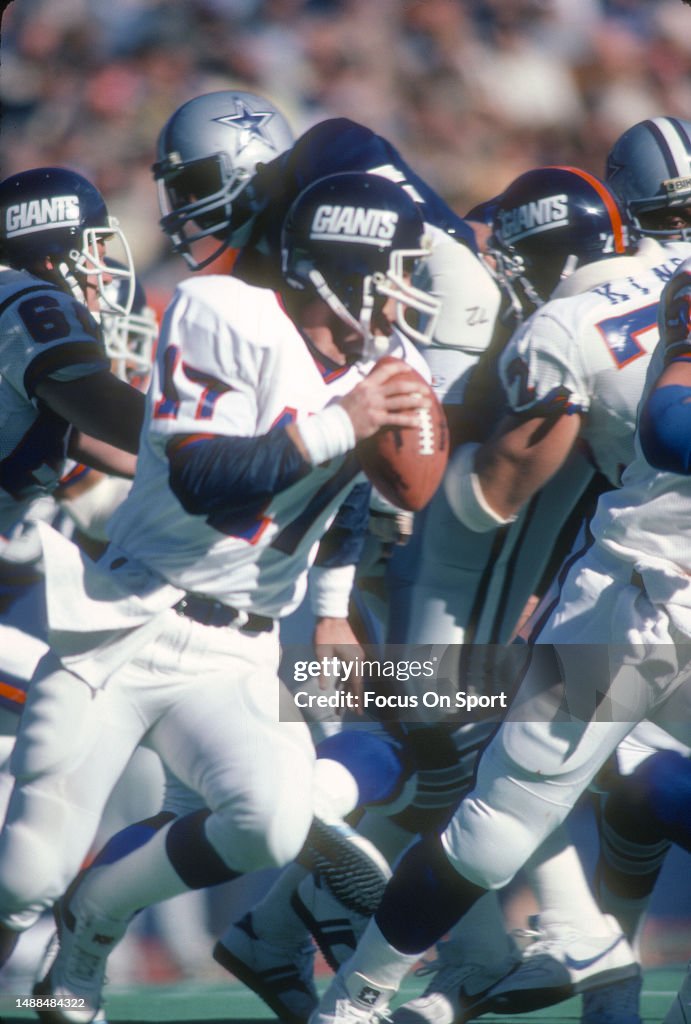 Dallas Rutledge Jeff Rutledge of the New York Giants sets up to pass against the ...