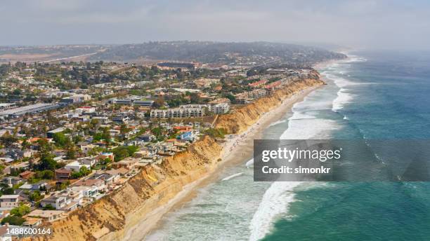 vista del barrio de terramar - carlsbad california fotografías e imágenes de stock