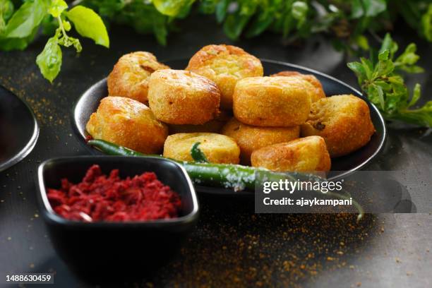 mini vada pops - vada stock pictures, royalty-free photos & images