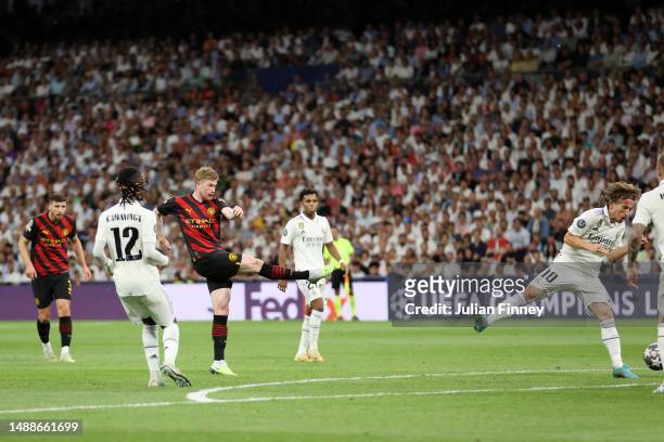 Kevin De Bruyne of Manchester City scores the team's first goal during the UEFA Champions League semi-final first leg match between Real Madrid and...