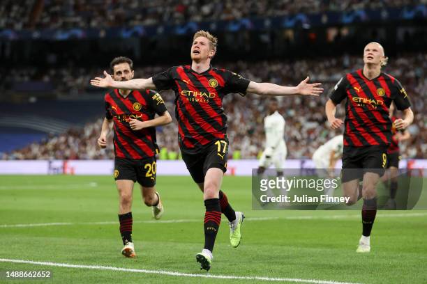 Kevin De Bruyne of Manchester City celebrates after scoring the team's first goal during the UEFA Champions League semi-final first leg match between...