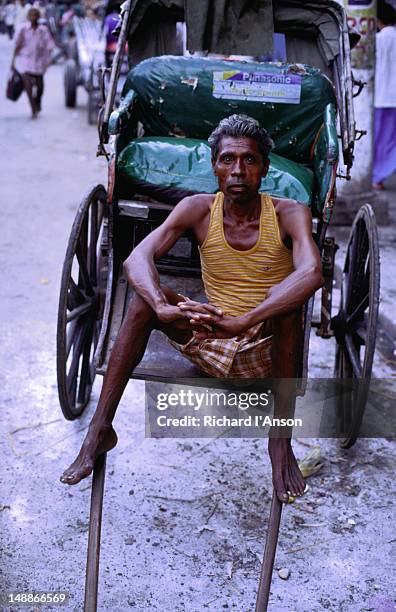 Allah Rakha Rickshaw Rickshaw Wallah Photos and Premium High Res Pictures - Getty Images