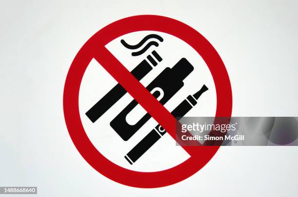 no smoking, vaping or electronic cigarettes sign - no smoking sign stock-fotos und bilder